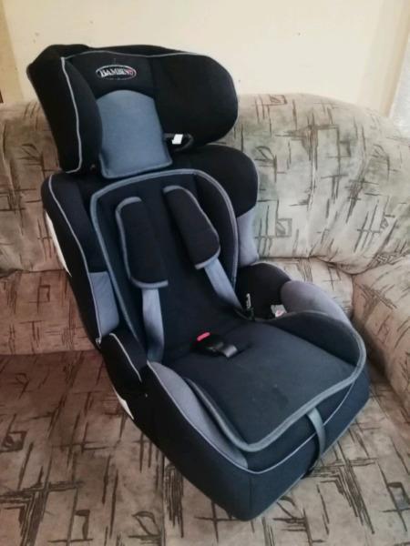 Bambino carseat/booster 9-36kg (covers 2 growth stages)