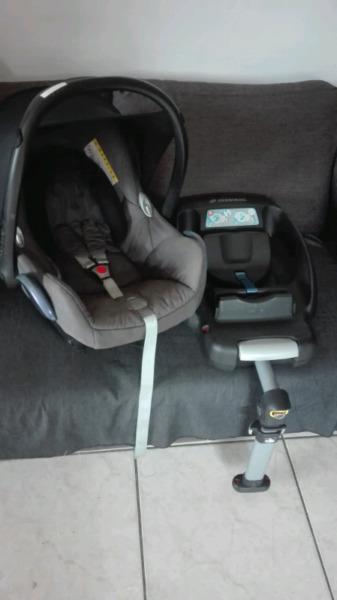 Maxi cosi car seat & base