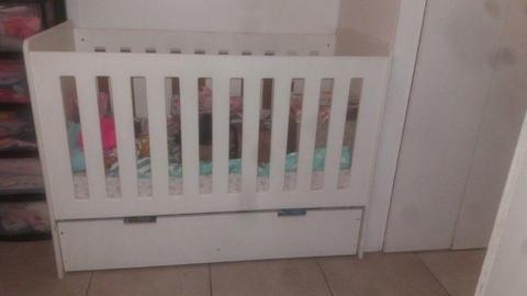 White Wooden cot