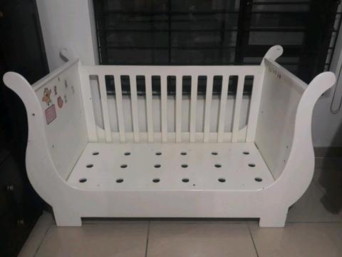 Baby Slay Cot for sale