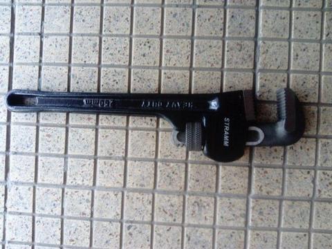 Pipe wrench 10 