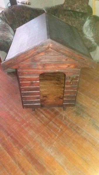 Dog Kennel in  Excellent Condition