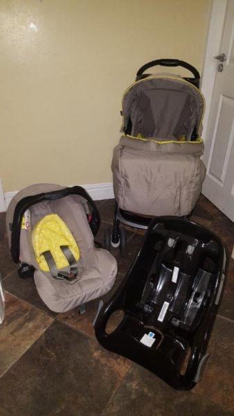 Graco Mirage Travel System - Like New