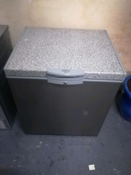 Beautifull defy brand new strach and dent 210l chest freezer