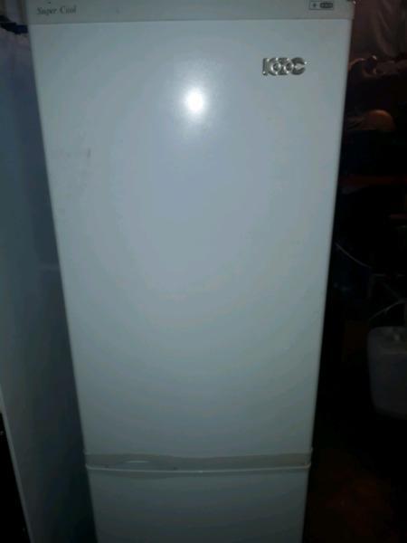Kic white fridge freezer