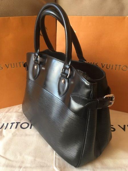 LOUIS VUITTON EPIPASSIE PM BLACK EPI HANDBAG