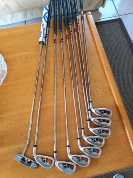 Pinseeker golf set with sand and pitching wedge as well as a putter R600.00