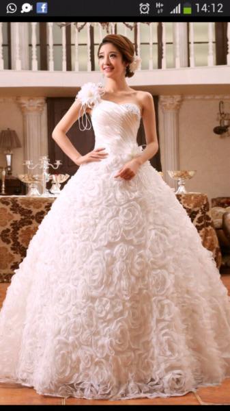 Beautiful designer wedding dresses for hire from only R800