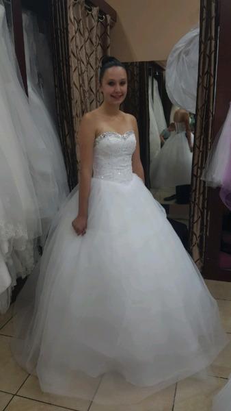 Wedding dress princess