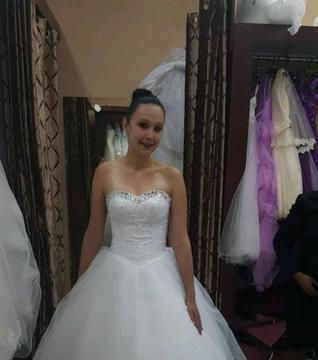 Wedding dress princess style