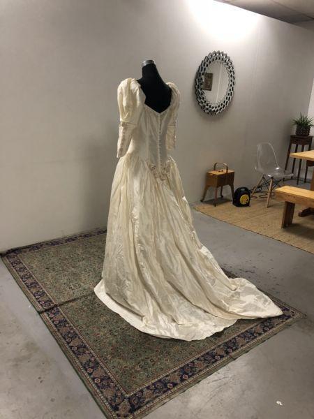 Stunning 100% silk imported dress