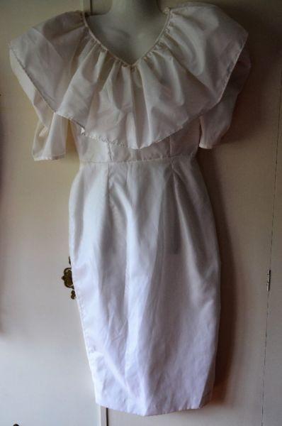 Outrageously Fabulous 1980s Vintage Wide-Colar White Dress (Size 10)