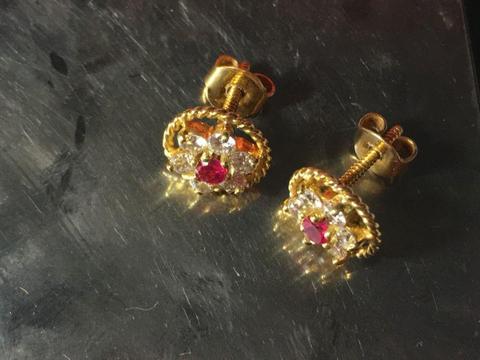 SALE! SALE! 18ct Gold /Diamond and Ruby Earrings