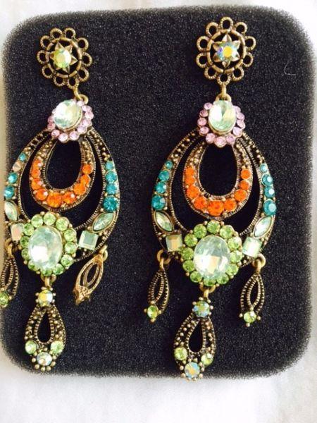 Ladies Costume Jewellery earrings