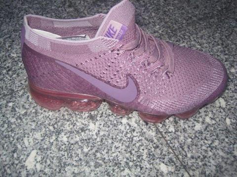 NIKE VAPOUR MAX