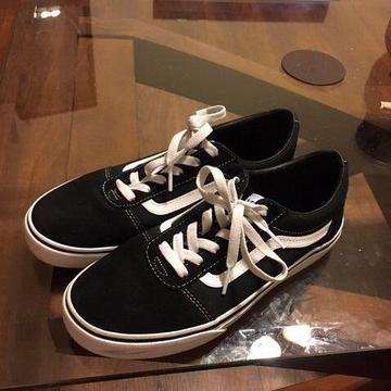 Women’s Old Skool Black Vans For Sale