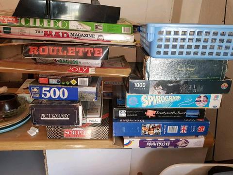 Games and puzzles in VERY GOOD CONDITION
