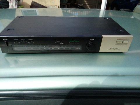 Pioneer stereo tuner TX-530