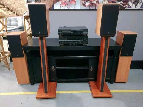 Yamaha sound system with Kef speakers in mint condition R 9000