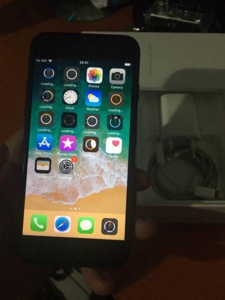 Iphone 7 128gb With Box and Charger Cheap Bargain!!!!