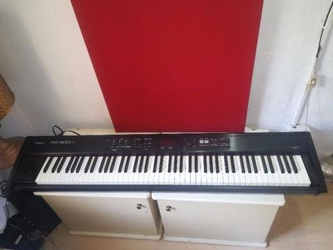 ROLAND RD 300nx