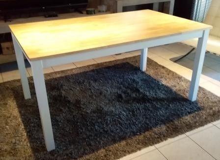 Dining table - solid wood - Natural colour wood top & white legs 6 seater
