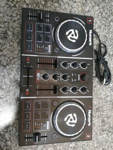 Numark PartyMix DJ Controller works 100% still in an immaculate condition