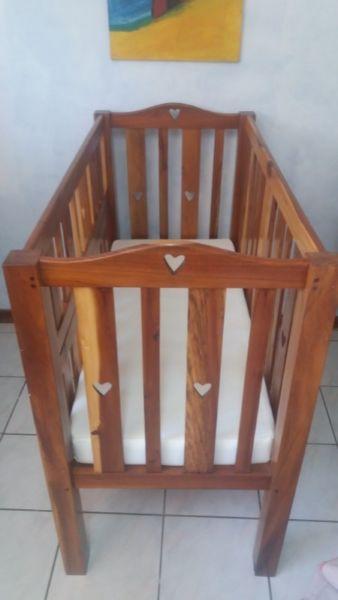 Cot, Gorgeous Blackwood, sollid, safety features