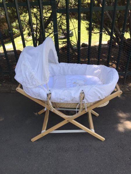 GroBaby Moses Basket