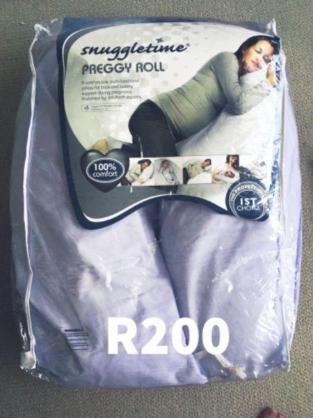 Preggy roll pillow