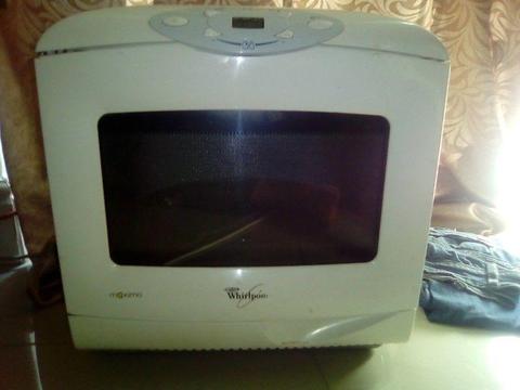 100% working Whirlpool Microwave at bargain R300