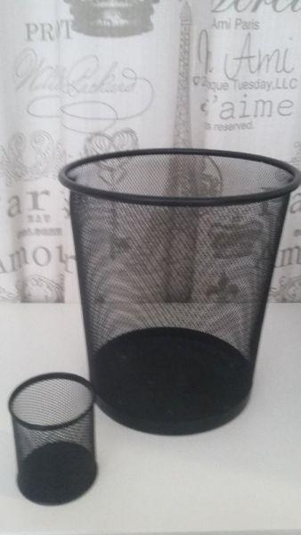 Black mesh bin