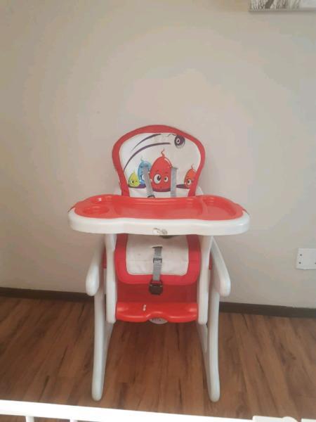 Baby feeding chair that converts! R1500