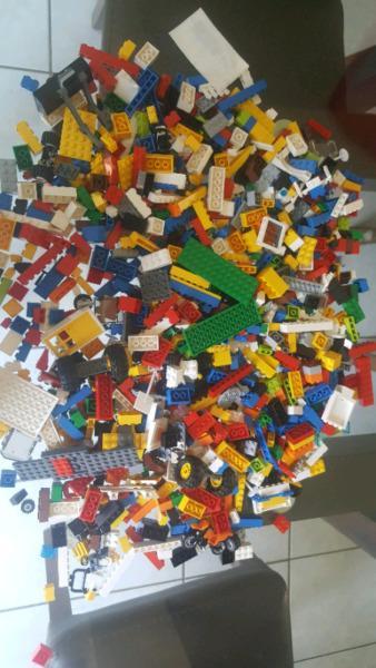 Limited Edition 650 piece LEGO set