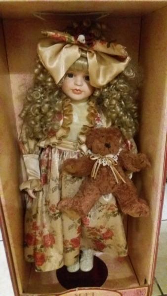 Genuine fine porcelain authentic doll special edition see pic
