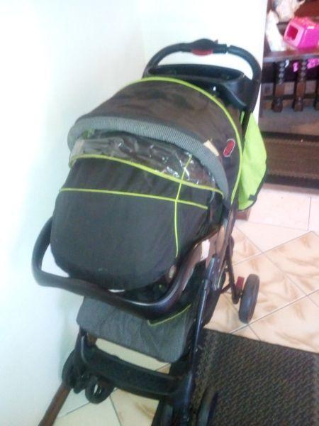 Chelino pram with car seat & feeding chair