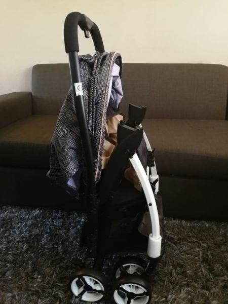 Nipper Eazy stroller