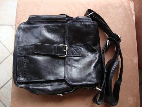 Jekyll & Hide Leather Sling / Carry Bag - Bargain R1,500