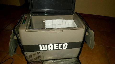 CAMPING FRIDGE / FREEZER WAECO CF50
