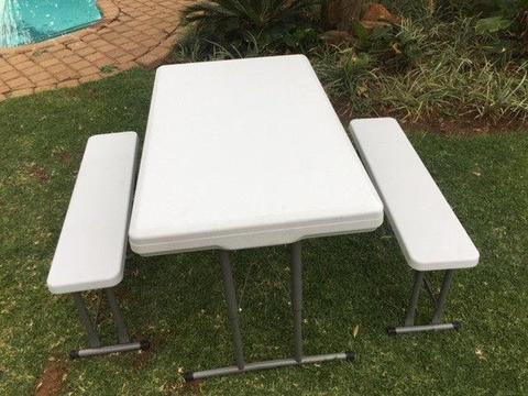 Camping table & chairs