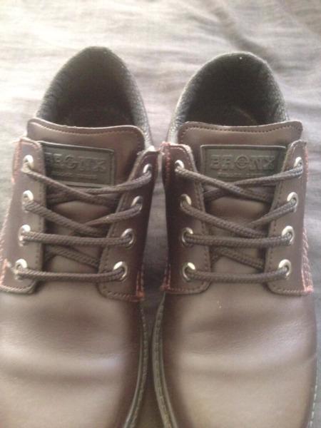 Bronx steel tip size 8 UK