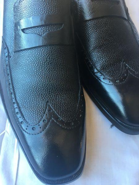 Men’s Black Slip on Brogue 10.5/44.5