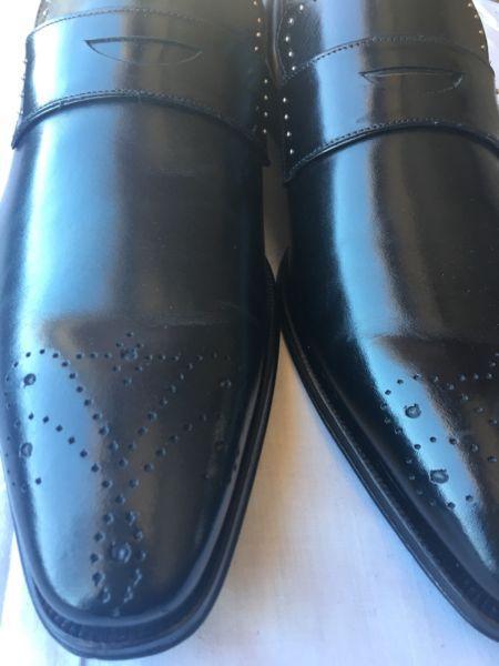 Men’s black leather with stud detail slip-on 10.5/44.5