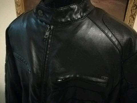 Uzzi black leather jacket