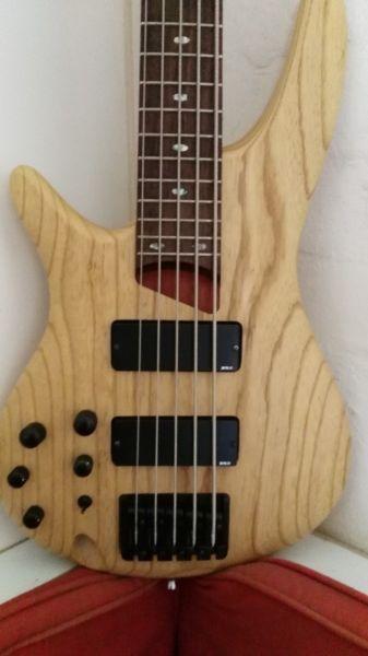 Left Hand Ibanez SR605L 5 String Bass Guitar