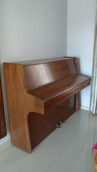 Otto Bach Piano