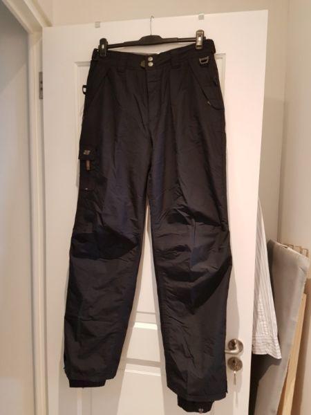 Billabong Snow Pants (L) in good condition for sale