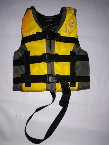 O'Brien life preserver for toddlers for 13 to 22 kg (30 to 50 lbs).. Two available at R300 each