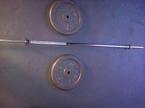 2m Barbell + 2 x 20kg Bodybuilding Weight plates @ R1000