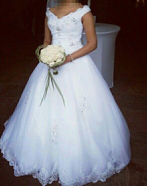 Wedding gown to hire